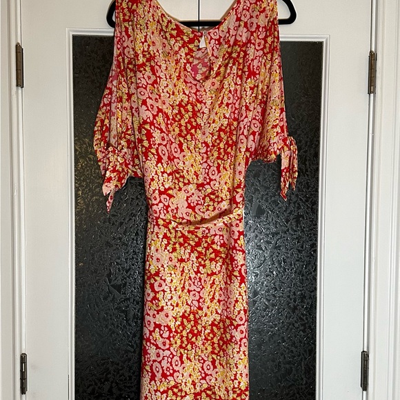 Cold Shoulder Floral Dress with Removable Tie - Picture 4 of 5